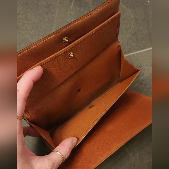 Vintage Louis Vuitton Wallet - Picture 5 of 5